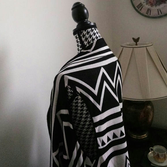 T/O Black and Tan Sweaters Size S - Picture 7 of 7